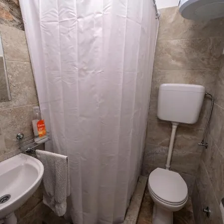 The Old Stone House, Zrnovnica Holiday home