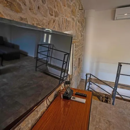 Holiday home The Old Stone House, Zrnovnica Split